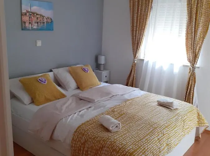 Lola Apartmani